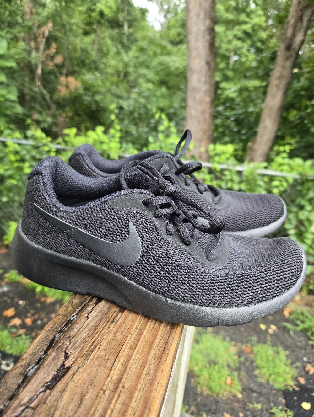 Nike Kids Tanjun Black Mesh Sneaker NWOT